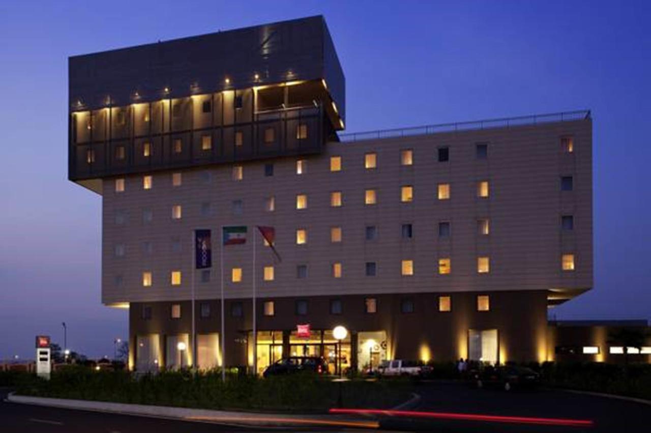 Ibis Malabo Hotel Kültér fotó